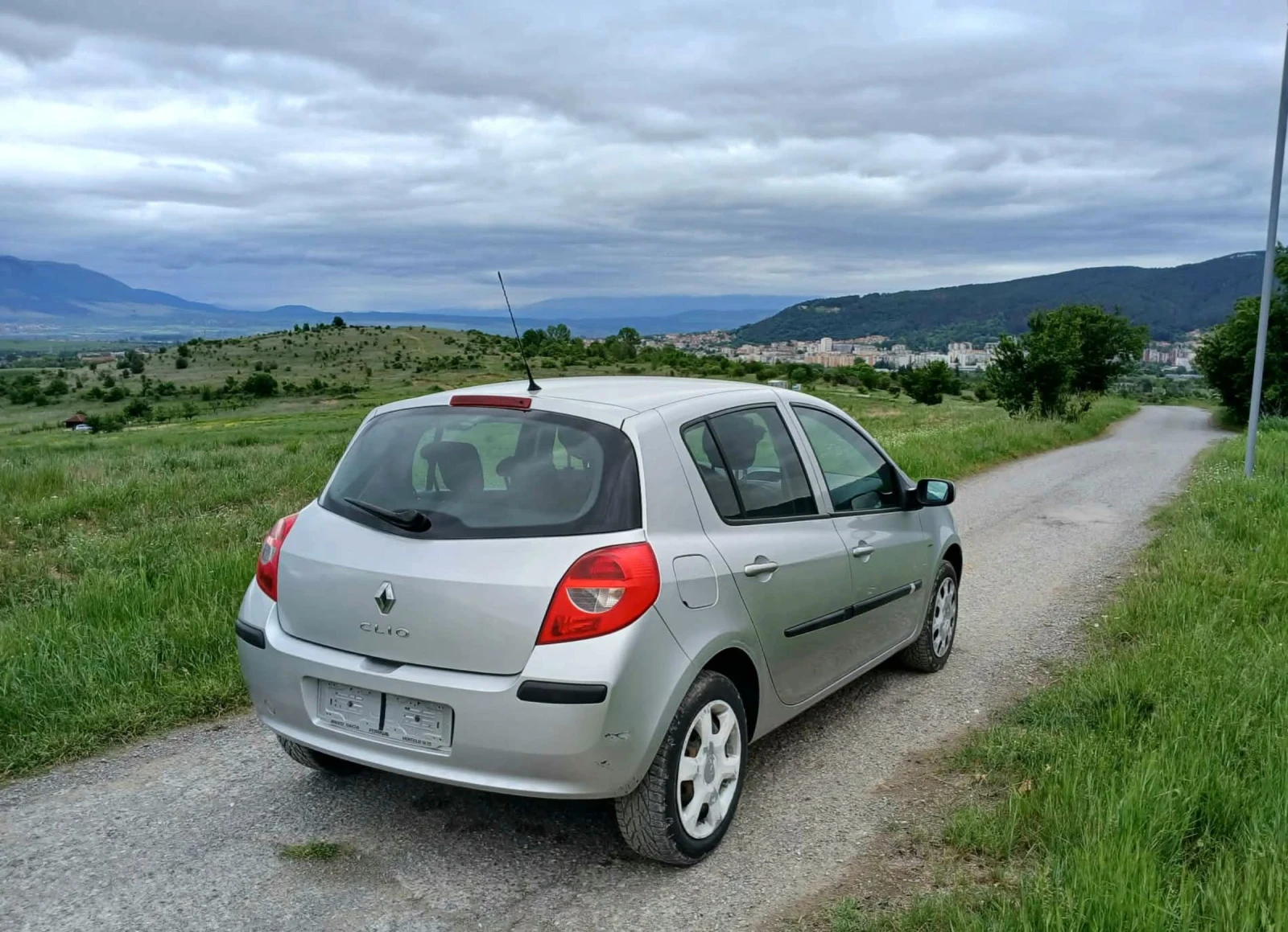 Renault Clio 1.5DCI , снимка 6 - Автомобили и джипове - 54574820