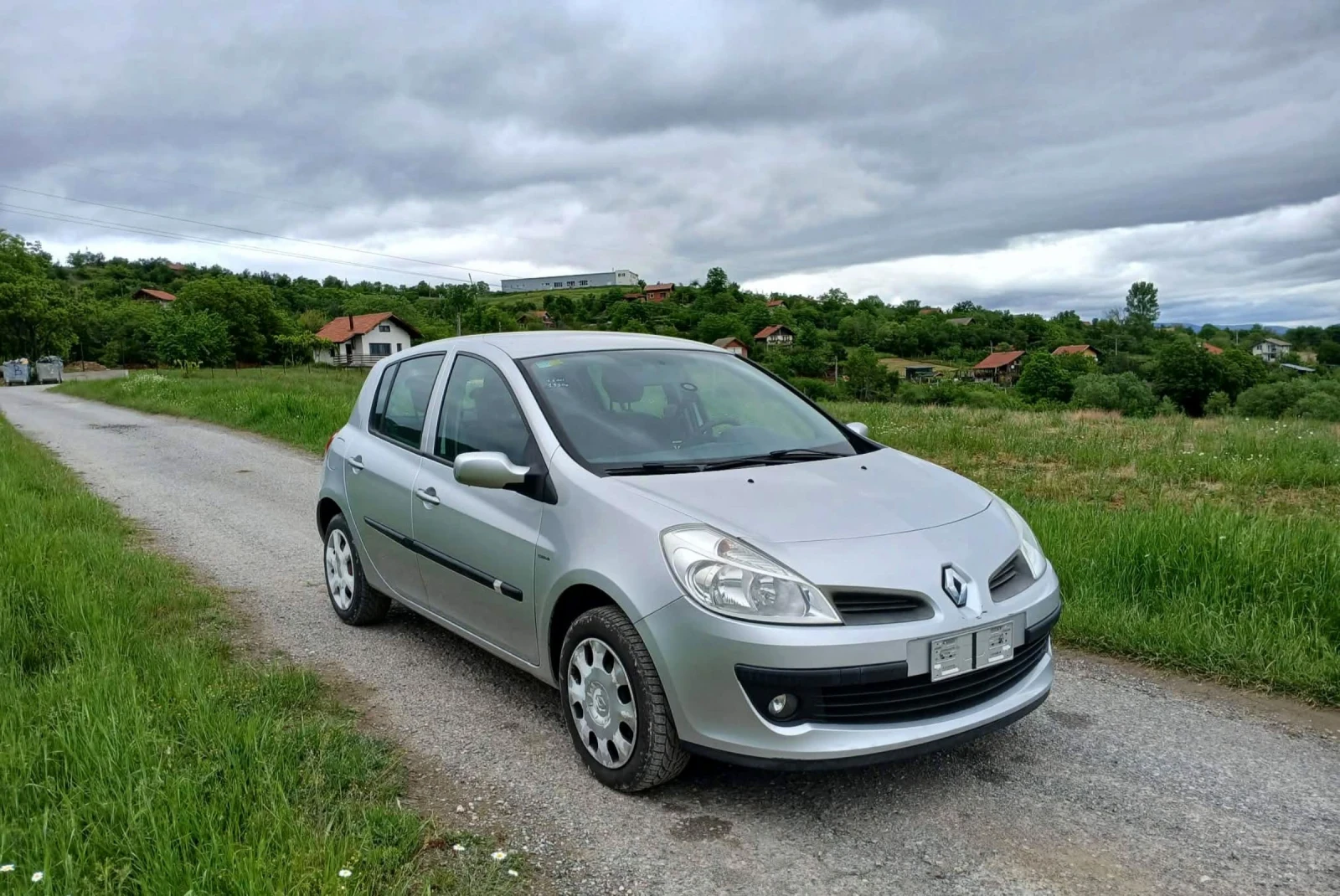 Renault Clio 1.5DCI , снимка 4 - Автомобили и джипове - 54574820