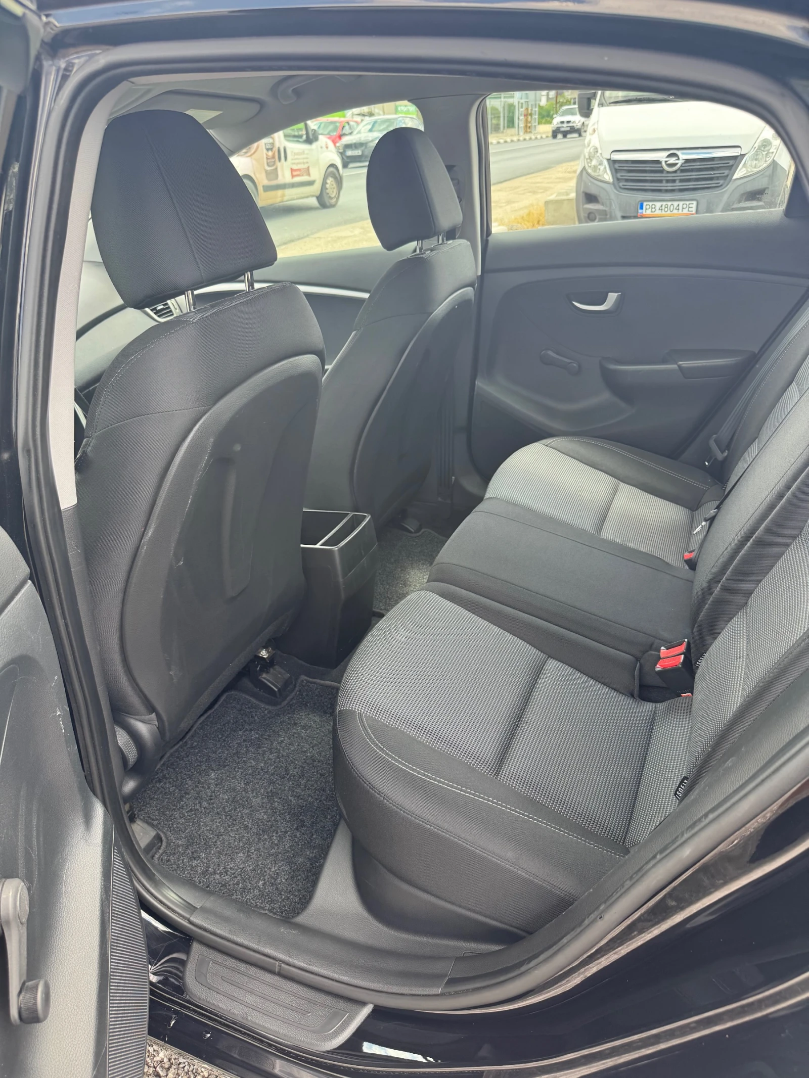 Hyundai I30 1.4-benzin, снимка 6 - Автомобили и джипове - 54965414