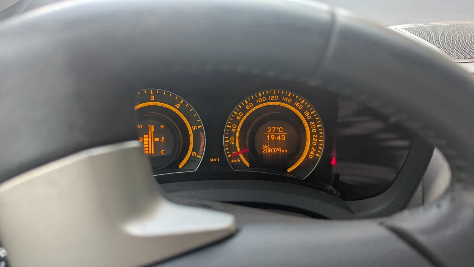 Toyota Auris, снимка 12 - Автомобили и джипове - 55425301