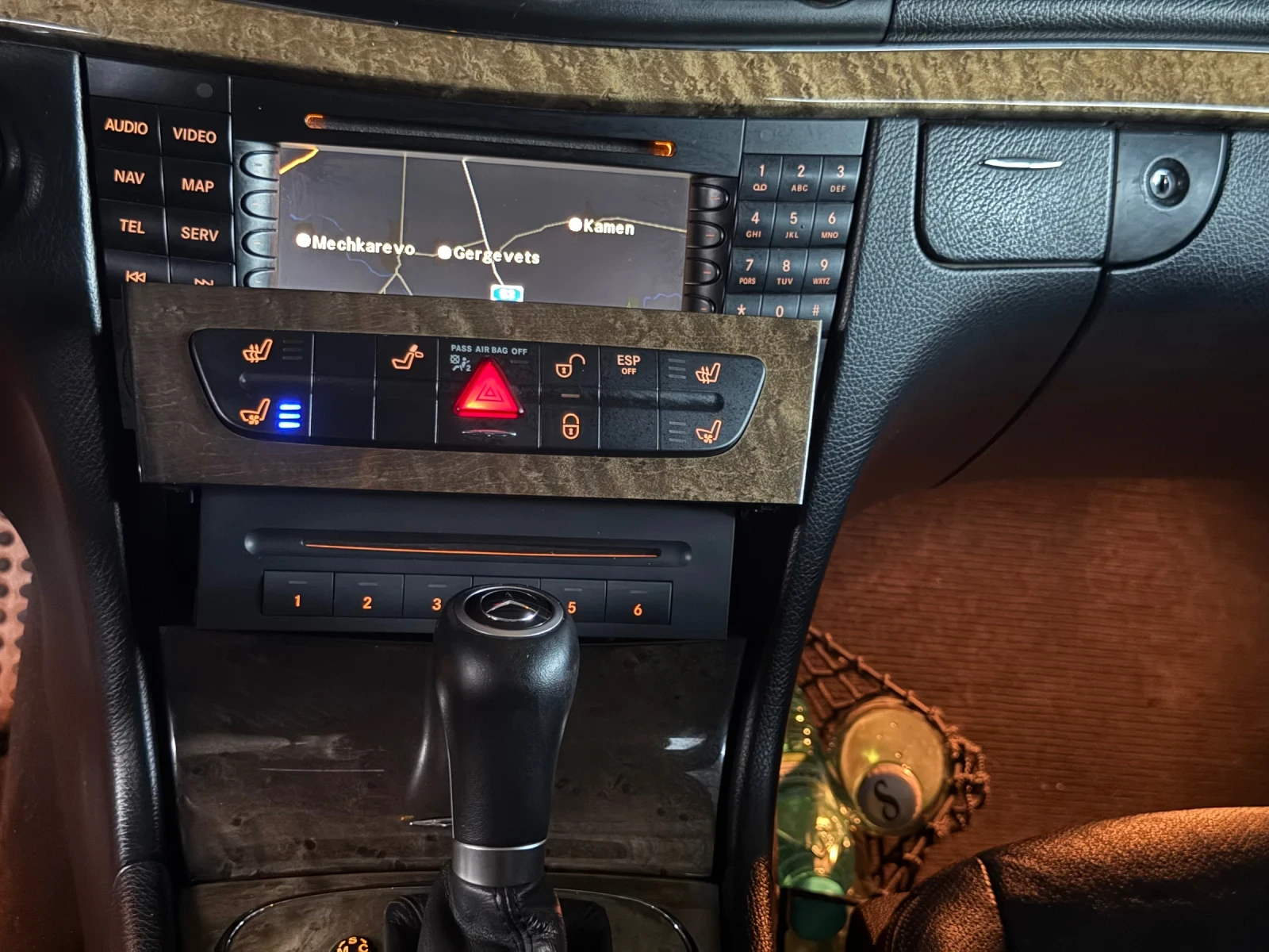 Mercedes-Benz E 320, снимка 8 - Автомобили и джипове - 55874796