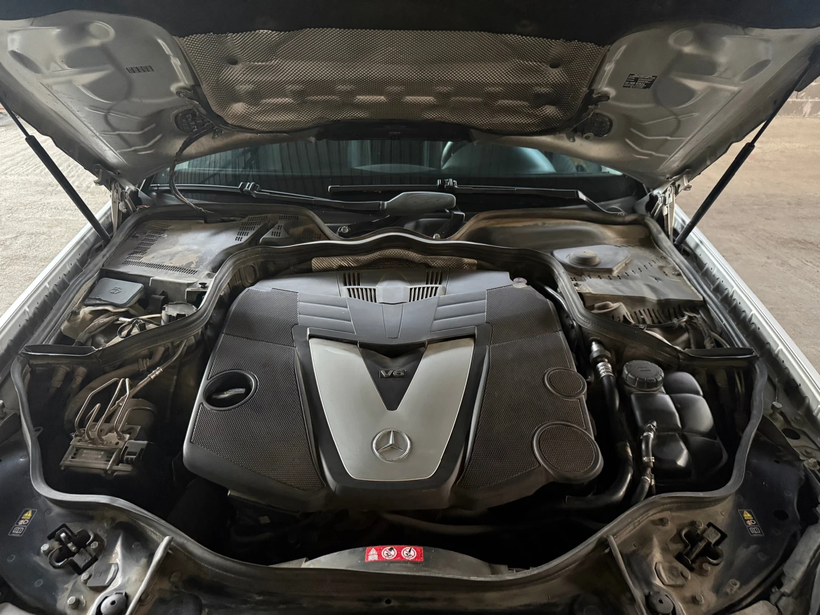 Mercedes-Benz E 320, снимка 5 - Автомобили и джипове - 55874796