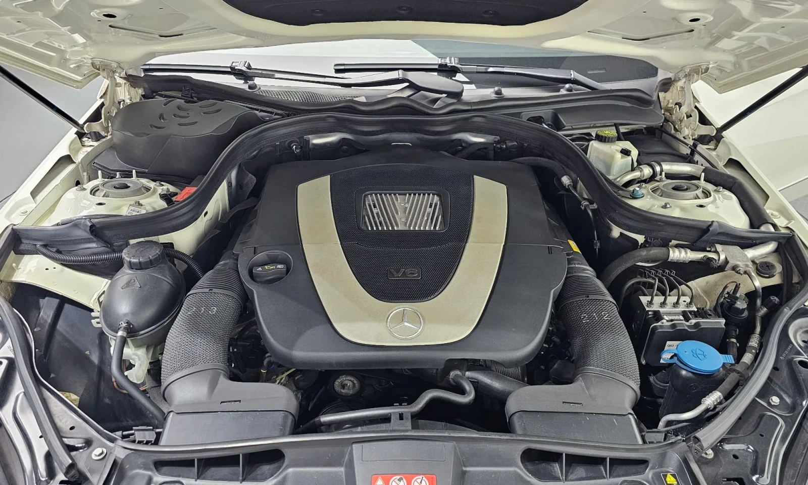 Mercedes-Benz E 300 САМО НА 83000КМ\ТОП ЦЕНА, снимка 6 - Автомобили и джипове - 56231853