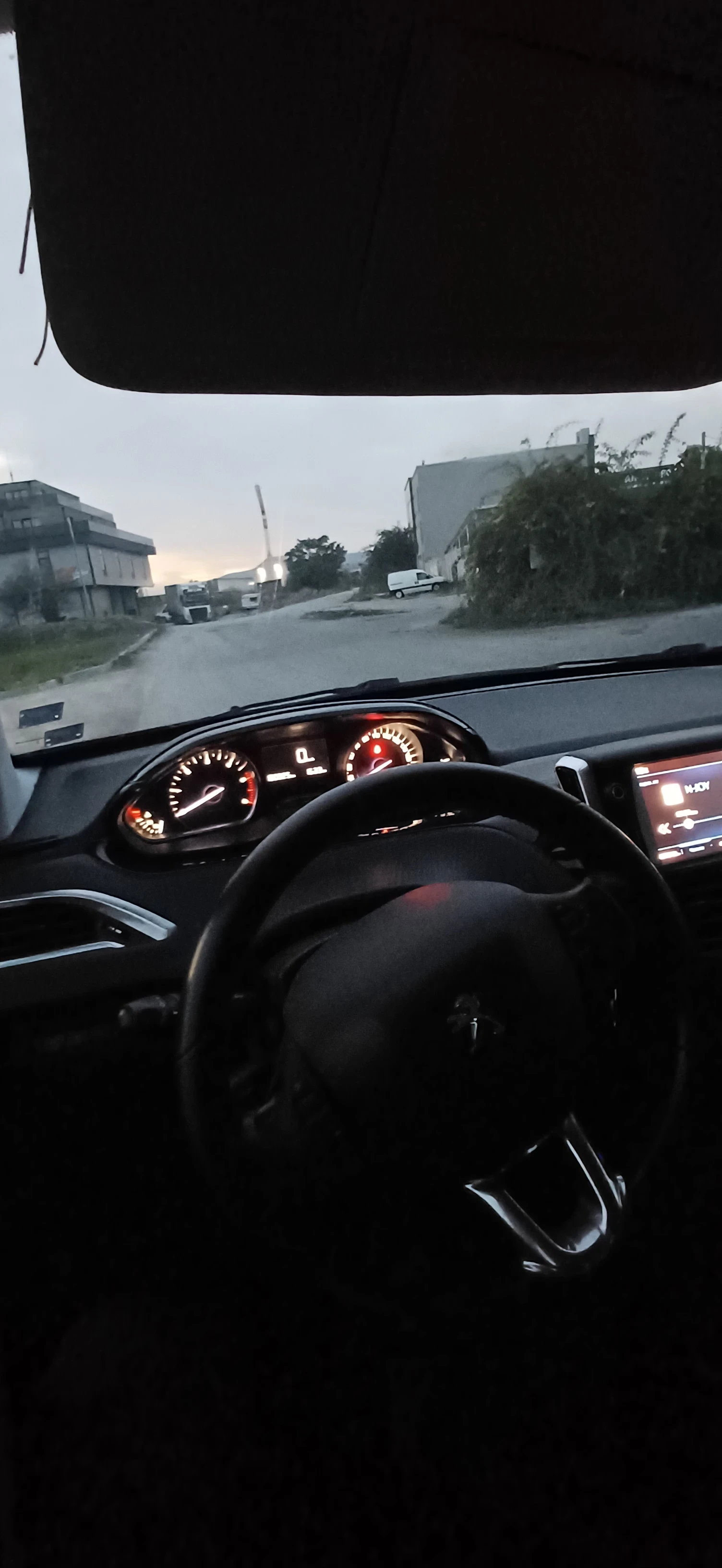 Peugeot 2008, снимка 2 - Автомобили и джипове - 56452868