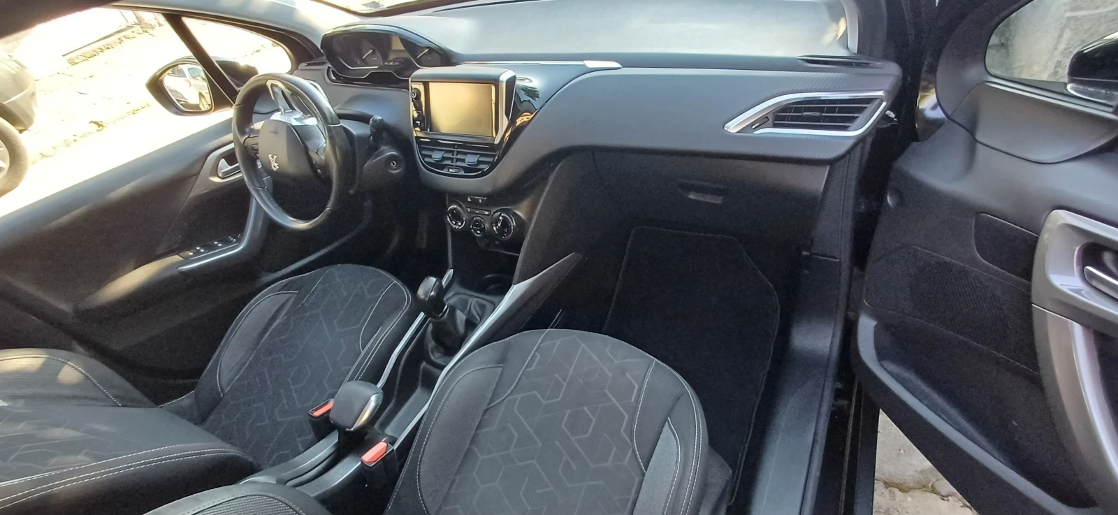 Peugeot 2008, снимка 7 - Автомобили и джипове - 56452868