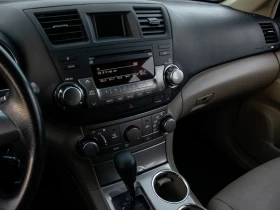 Toyota Highlander 4x4 / КОЖЕН САЛОН / ПОДГРЕВИ , снимка 8