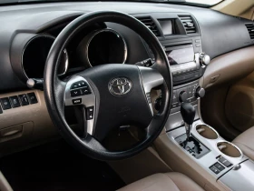 Toyota Highlander 4x4 / КОЖЕН САЛОН / ПОДГРЕВИ , снимка 7