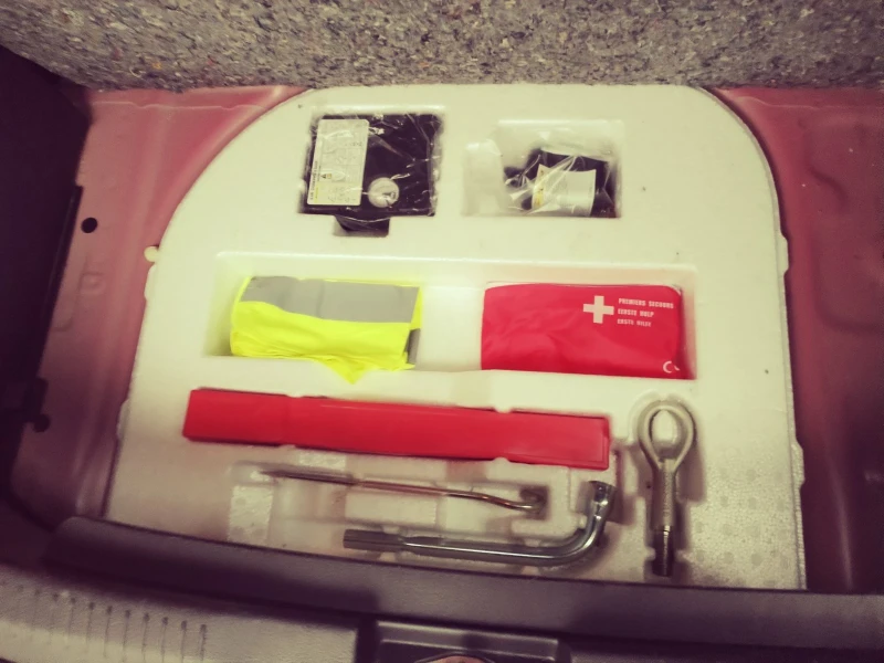 Suzuki Ignis 1, 2 хечбек, употребяван, нов внос, Пловдив, снимка 9 - Автомобили и джипове - 52408470