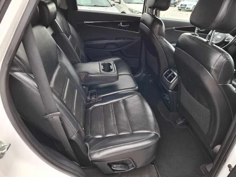Kia Sorento 2.2 CRDI REBEL , снимка 7 - Автомобили и джипове - 52292584