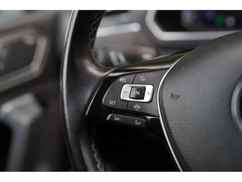 VW Tiguan * Highline R Line BSM Navigation Remote starter. *, снимка 17 - Автомобили и джипове - 53574203