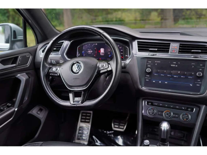 VW Tiguan * Highline R Line BSM Navigation Remote starter. *, снимка 13 - Автомобили и джипове - 53574203