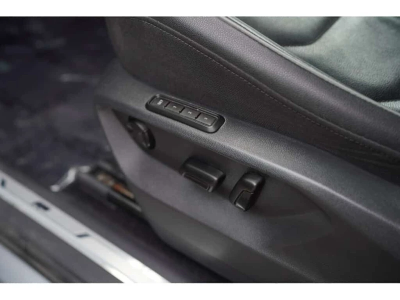 VW Tiguan * Highline R Line BSM Navigation Remote starter. *, снимка 12 - Автомобили и джипове - 53574203