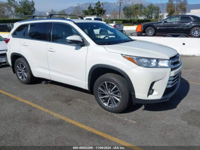 Toyota Highlander XLE, снимка 1 - Автомобили и джипове - 48182835