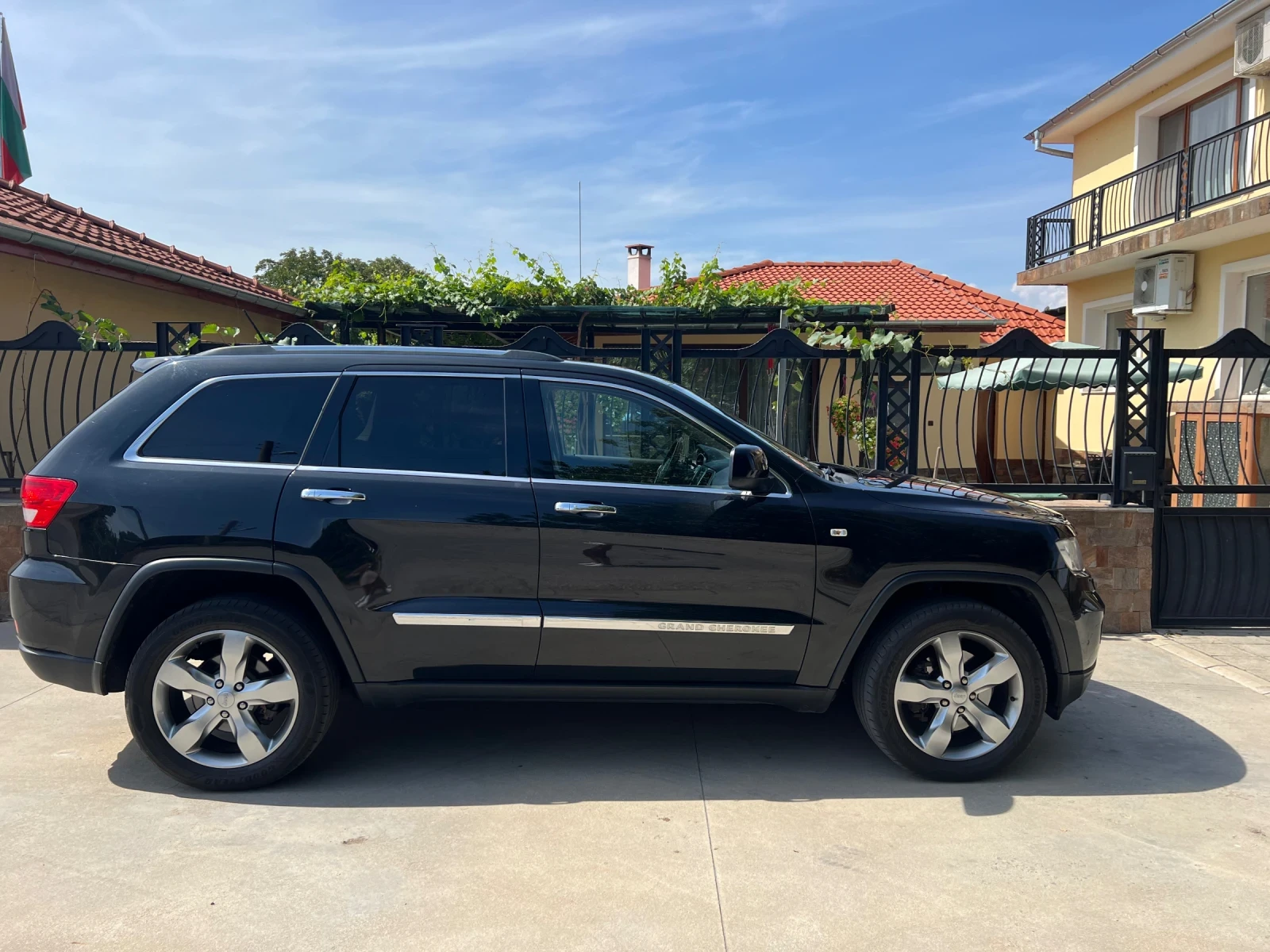 Jeep Grand cherokee Overland - изображение 3