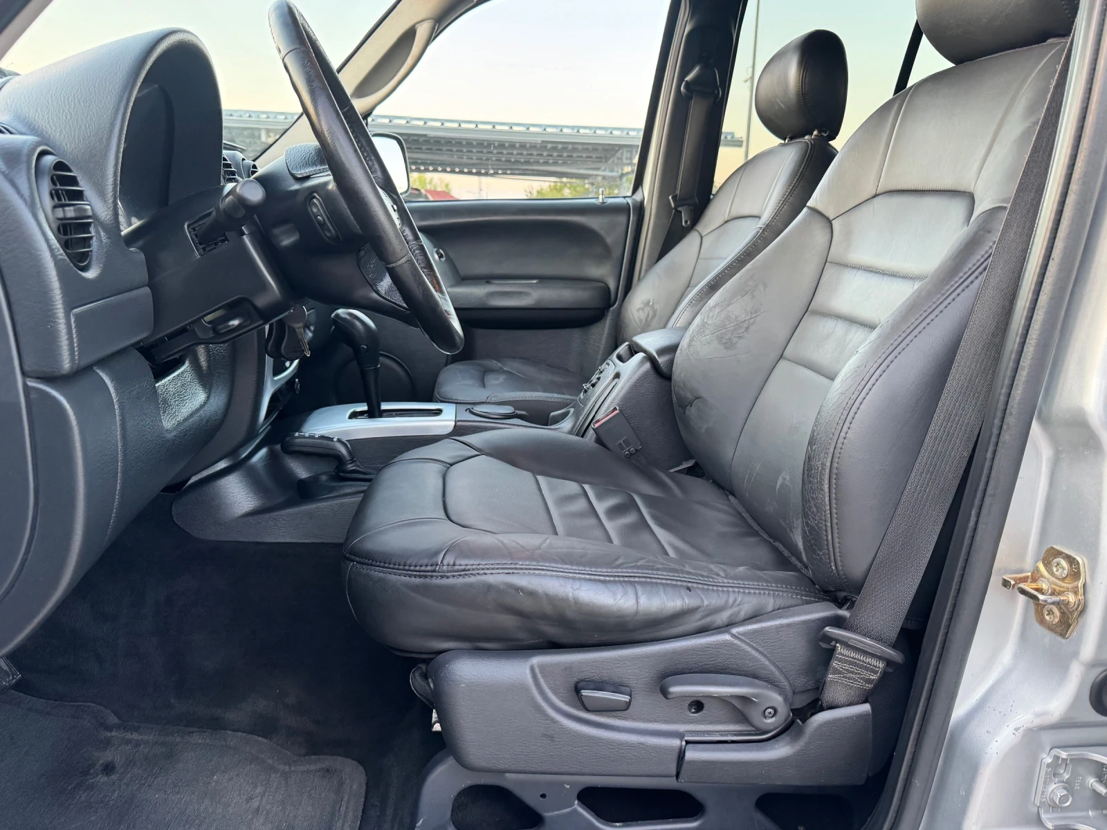 Jeep Grand cherokee 2.8CRDI 4x4 АВТОМАТ ИТАЛИЯ - изображение 8