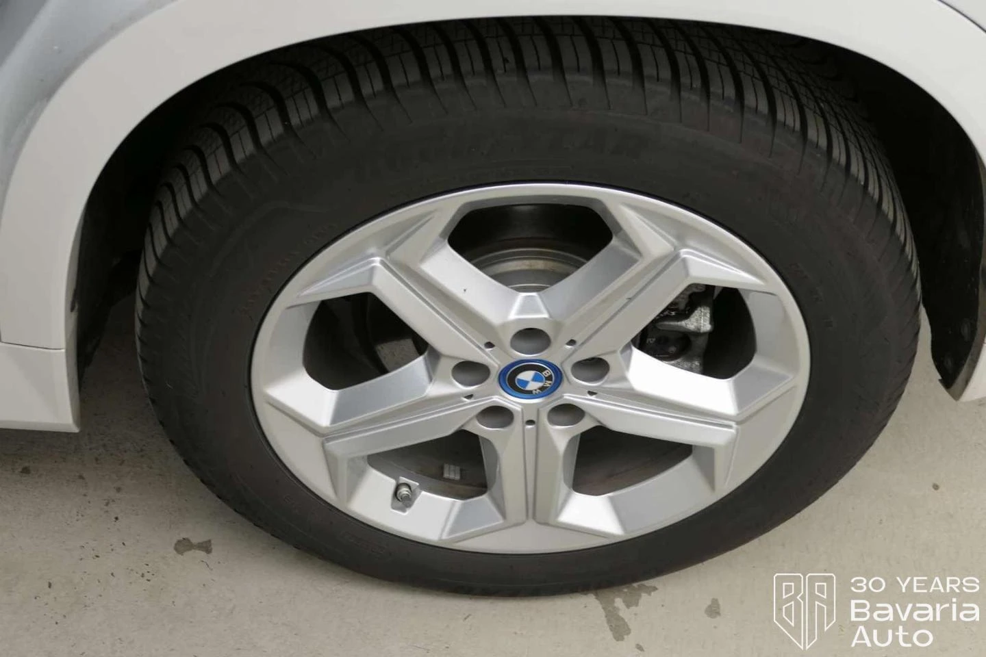 BMW iX1 30 xDrive M Sport Paket | Mobile.bg   17