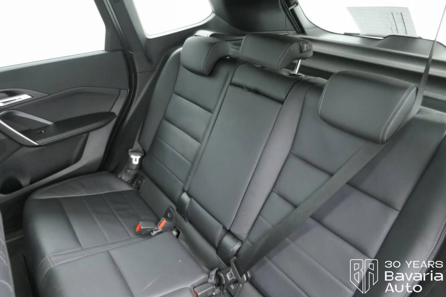 BMW iX1 30 xDrive M Sport Paket - изображение 8