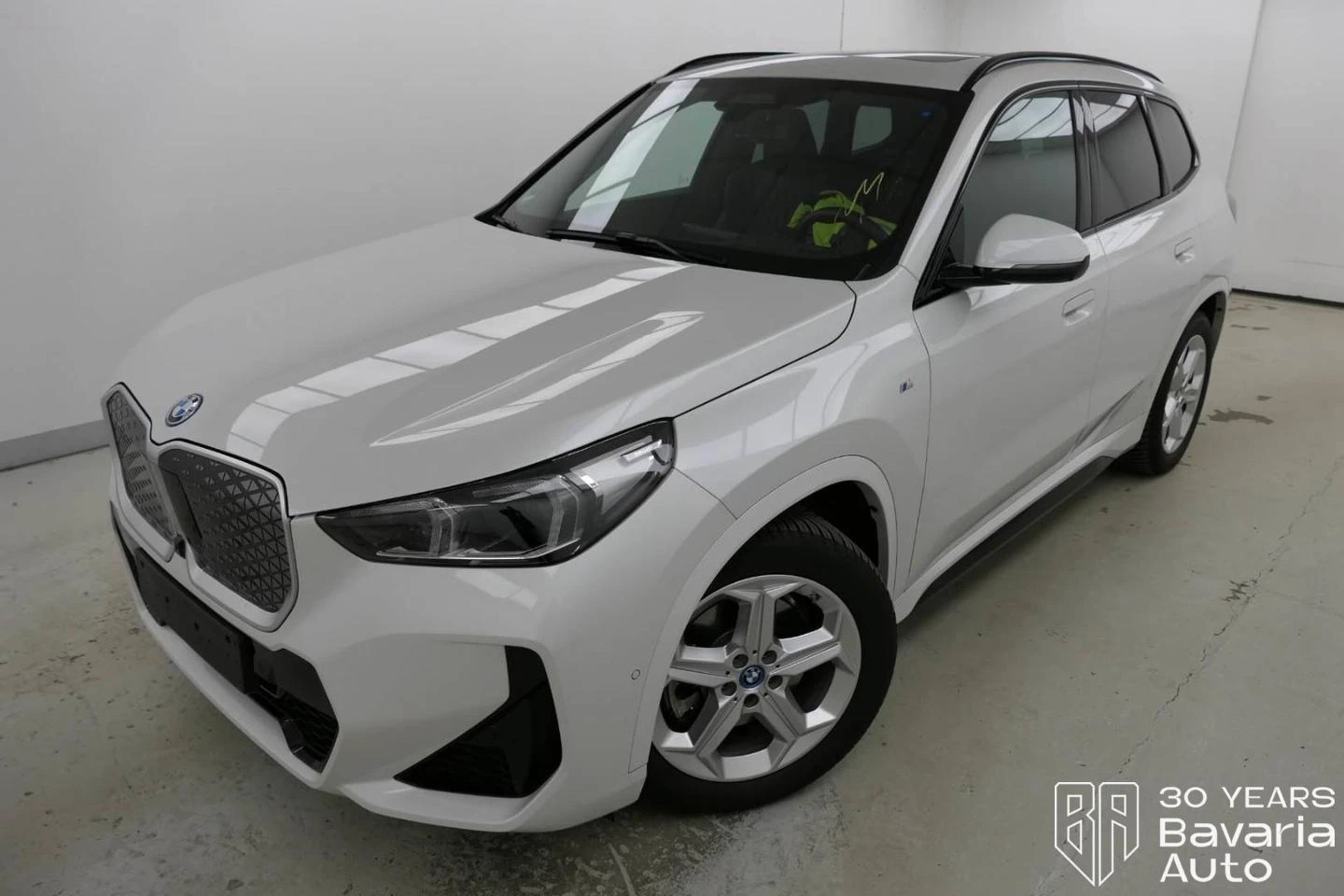 BMW iX1 30 xDrive M Sport Paket | Mobile.bg   1