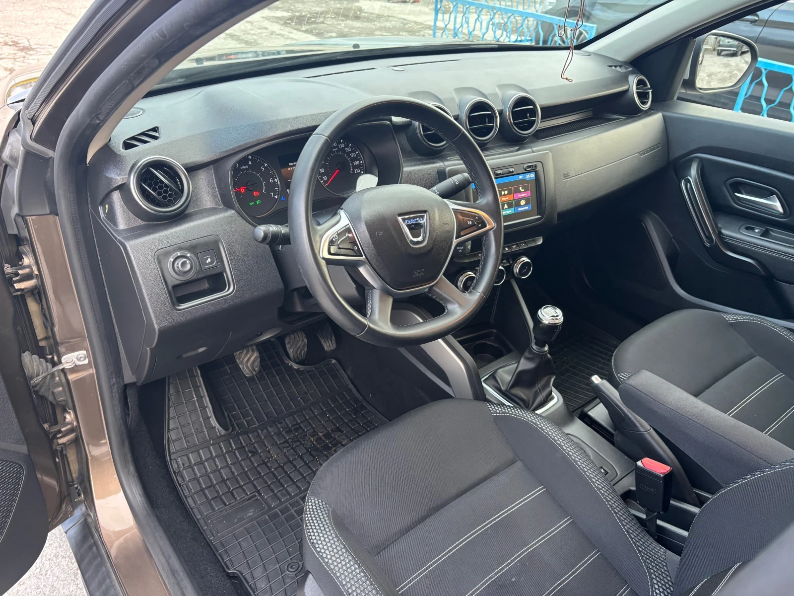 Dacia Duster 1.5 dci /115 k.c./ Navi/ Камери 360 градуса / - изображение 7