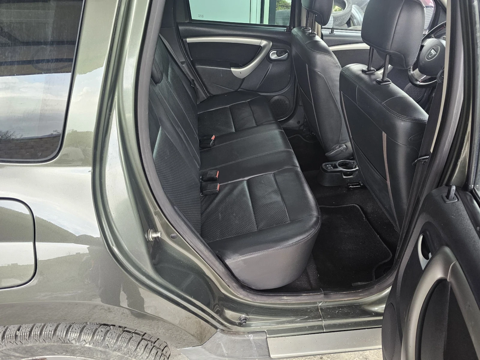 Dacia Duster 1.5dci, снимка 7 - Автомобили и джипове - 53970404