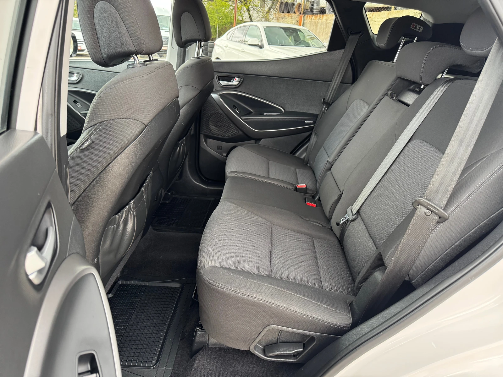 Hyundai Santa fe 197кс-ПЕРФЕКТНА, снимка 10 - Автомобили и джипове - 54281115