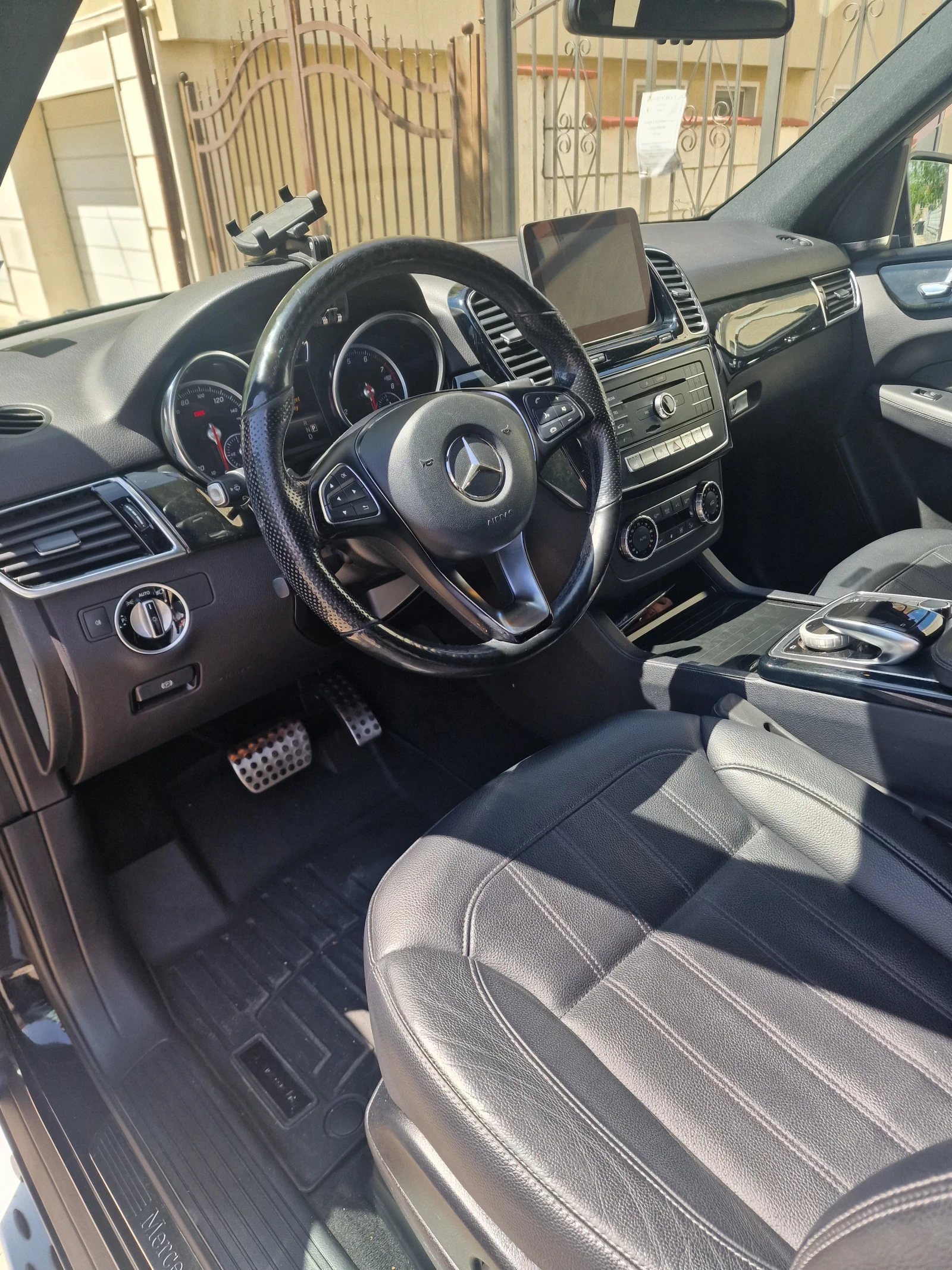 Mercedes-Benz GLE 400, снимка 4 - Автомобили и джипове - 54302350