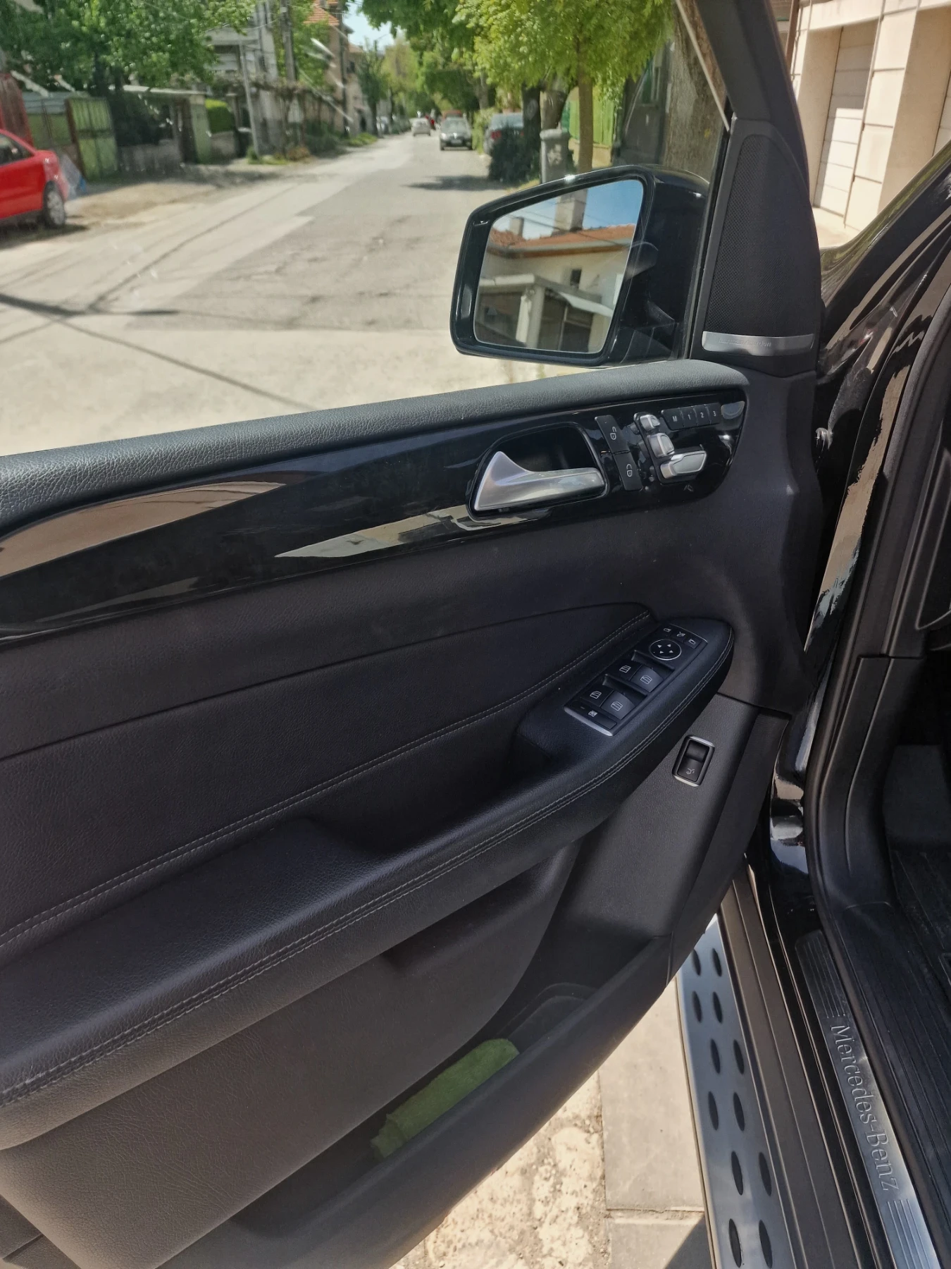 Mercedes-Benz GLE 400, снимка 9 - Автомобили и джипове - 54302350