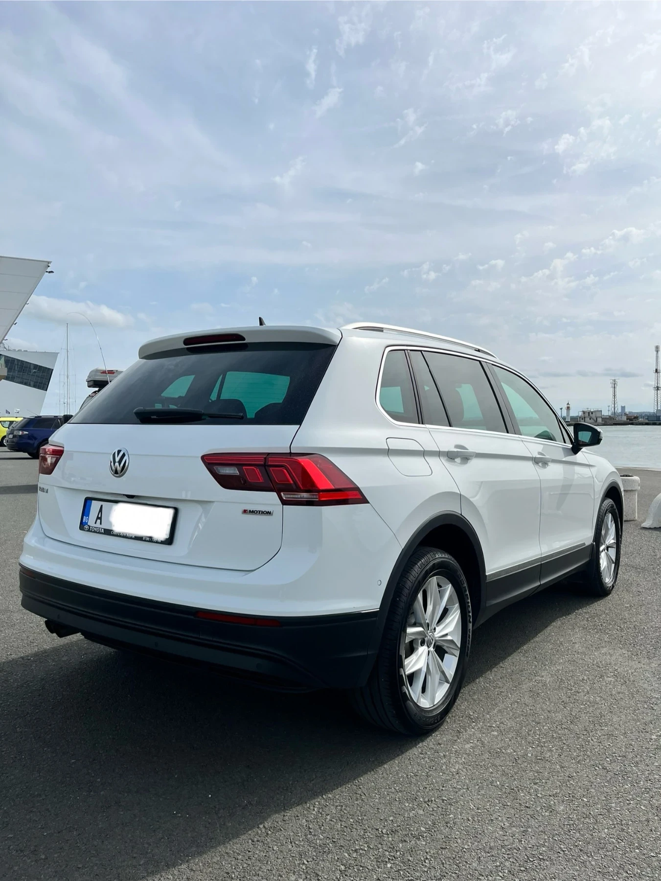VW Tiguan, снимка 4 - Автомобили и джипове - 54554895
