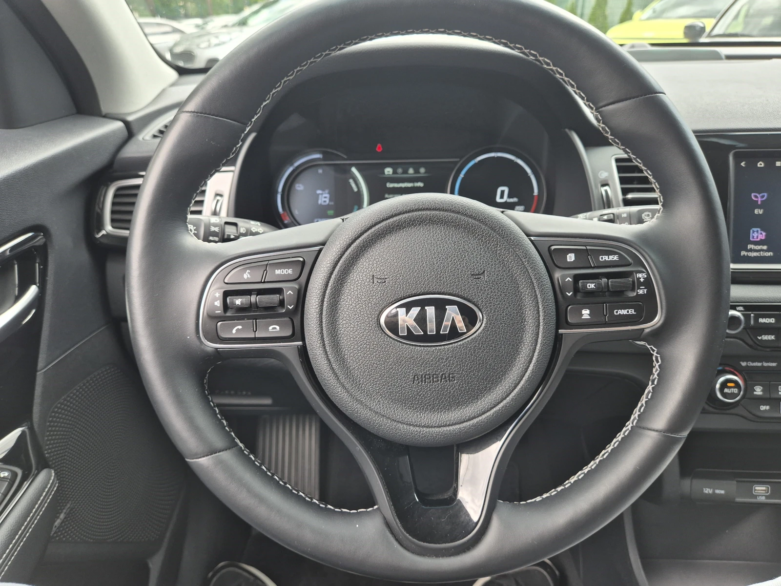 Kia Niro EV 64 kWh ГАРАНЦИЯ - Наличен в БГ, снимка 10 - Автомобили и джипове - 54667402