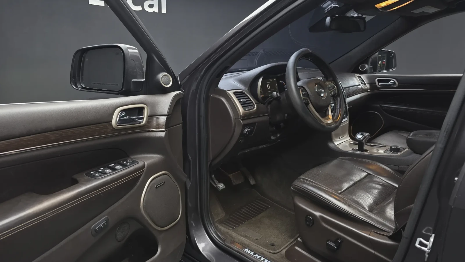 Jeep Grand cherokee 3.0D Summit, снимка 9 - Автомобили и джипове - 54681191