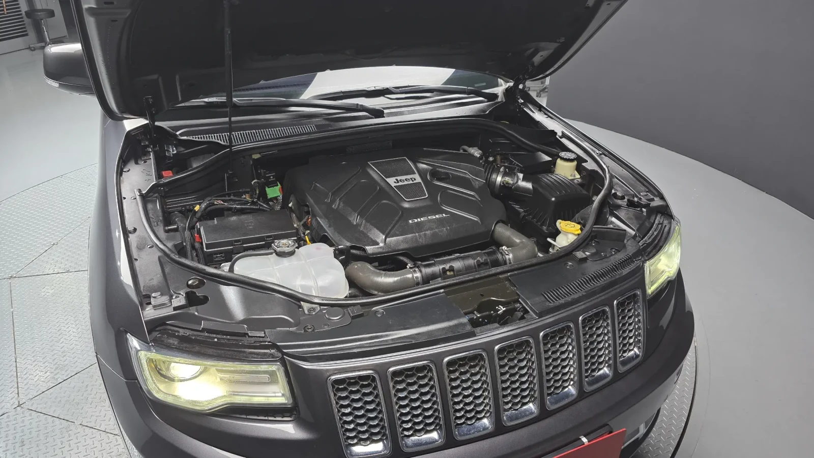 Jeep Grand cherokee 3.0D Summit, снимка 13 - Автомобили и джипове - 54681191