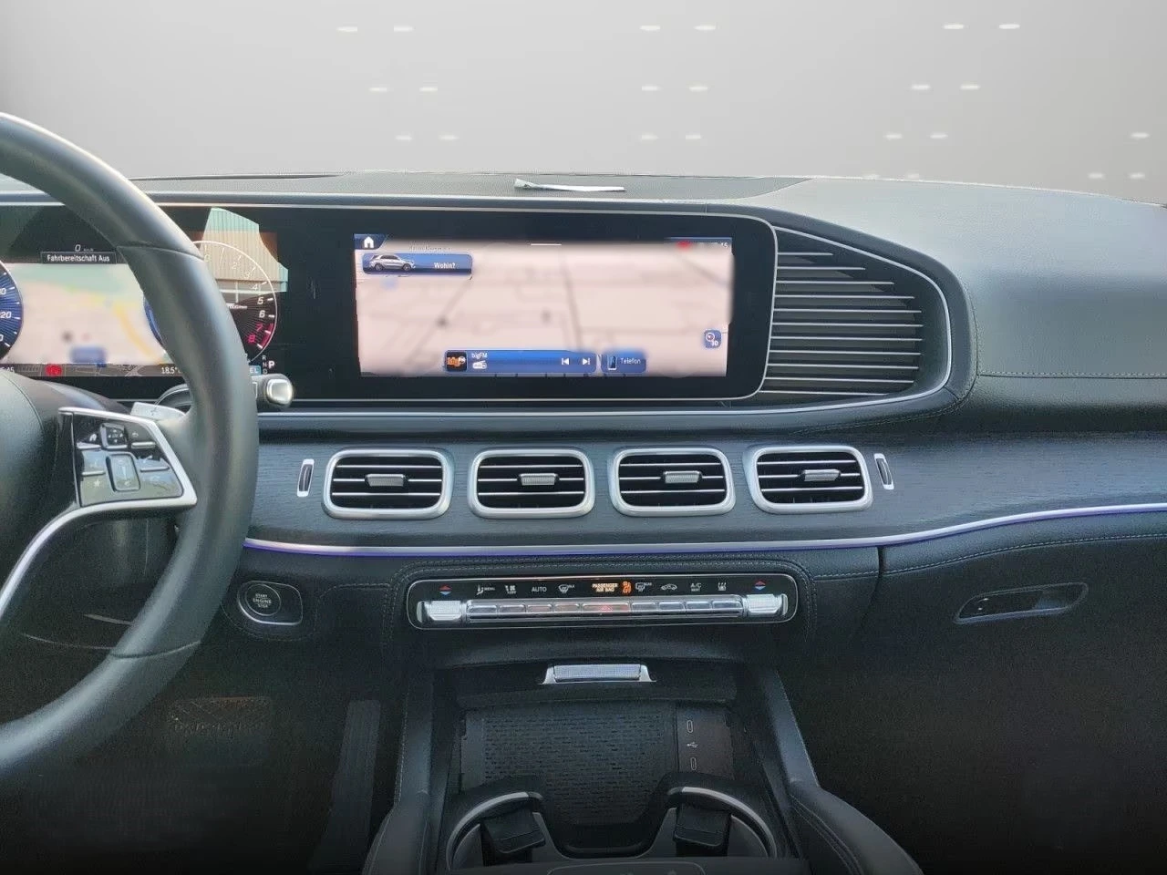 Mercedes-Benz GLE 400 e / AMG / BURM / PANO / MULTIBEAM / HEAD UP / 360, снимка 11 - Автомобили и джипове - 54915445
