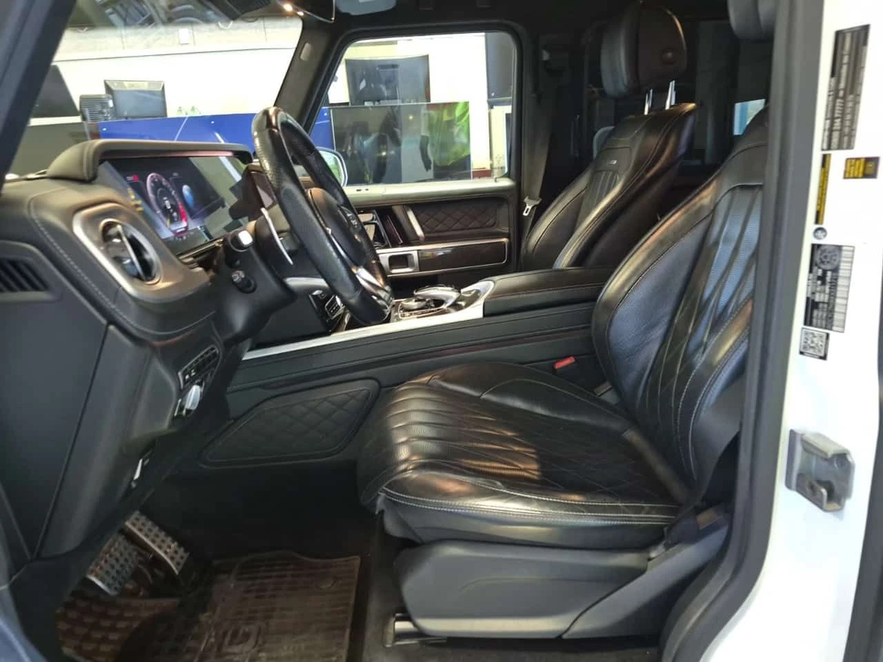 Mercedes-Benz G 63 AMG * CARFAX * ДИСТРОНИК * АВТОКРЕДИТ * , снимка 8 - Автомобили и джипове - 54940371