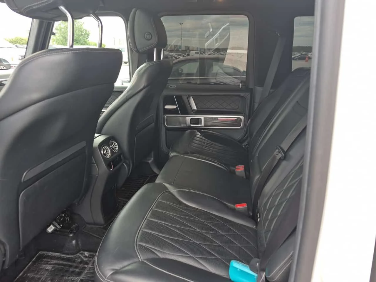 Mercedes-Benz G 63 AMG * CARFAX * ДИСТРОНИК * АВТОКРЕДИТ * , снимка 12 - Автомобили и джипове - 54940371