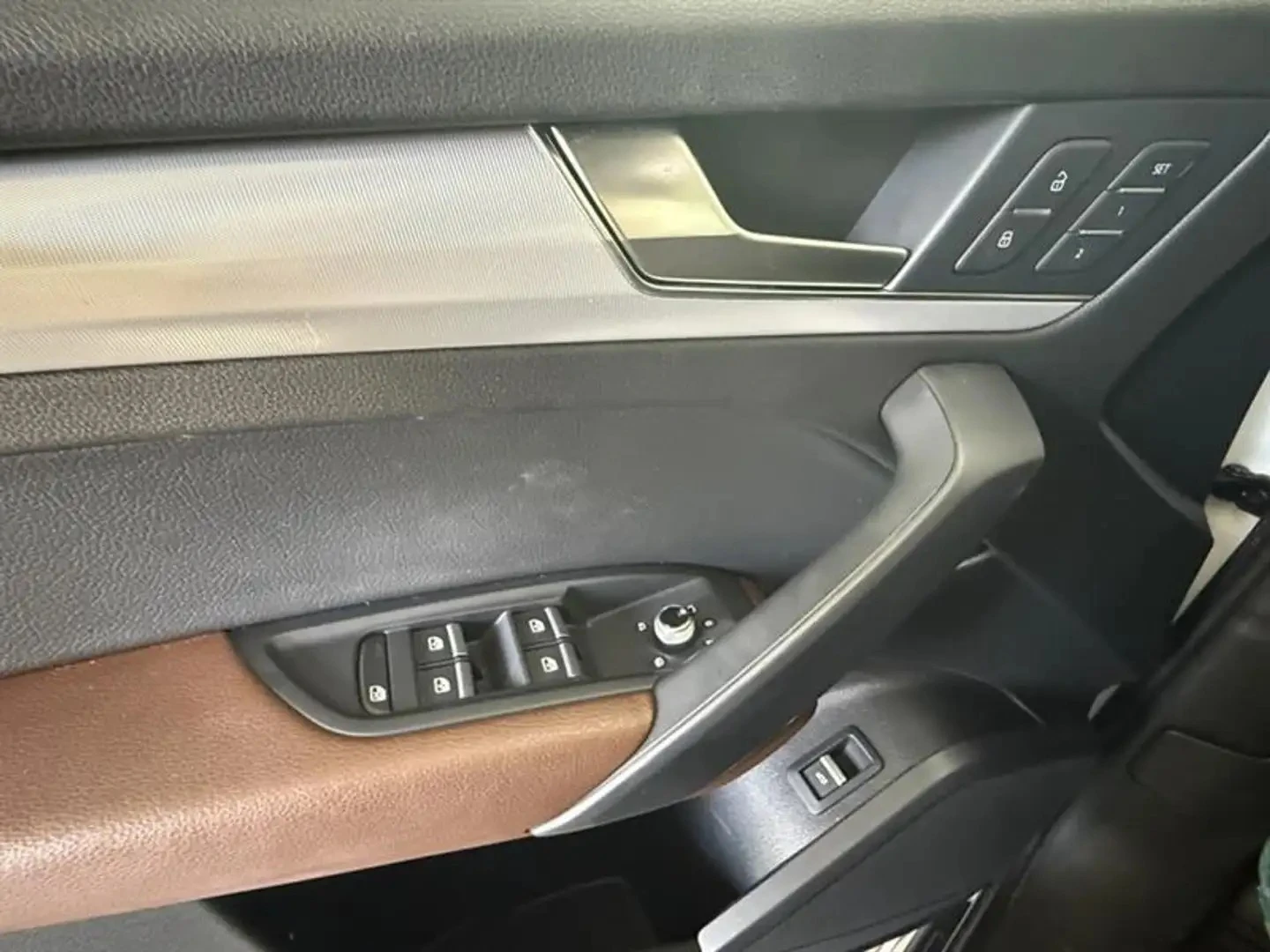 Audi Q5 Premium Plus* QUATTRO* ОБДУХВАНЕ* ПАНО* , снимка 12 - Автомобили и джипове - 55421683