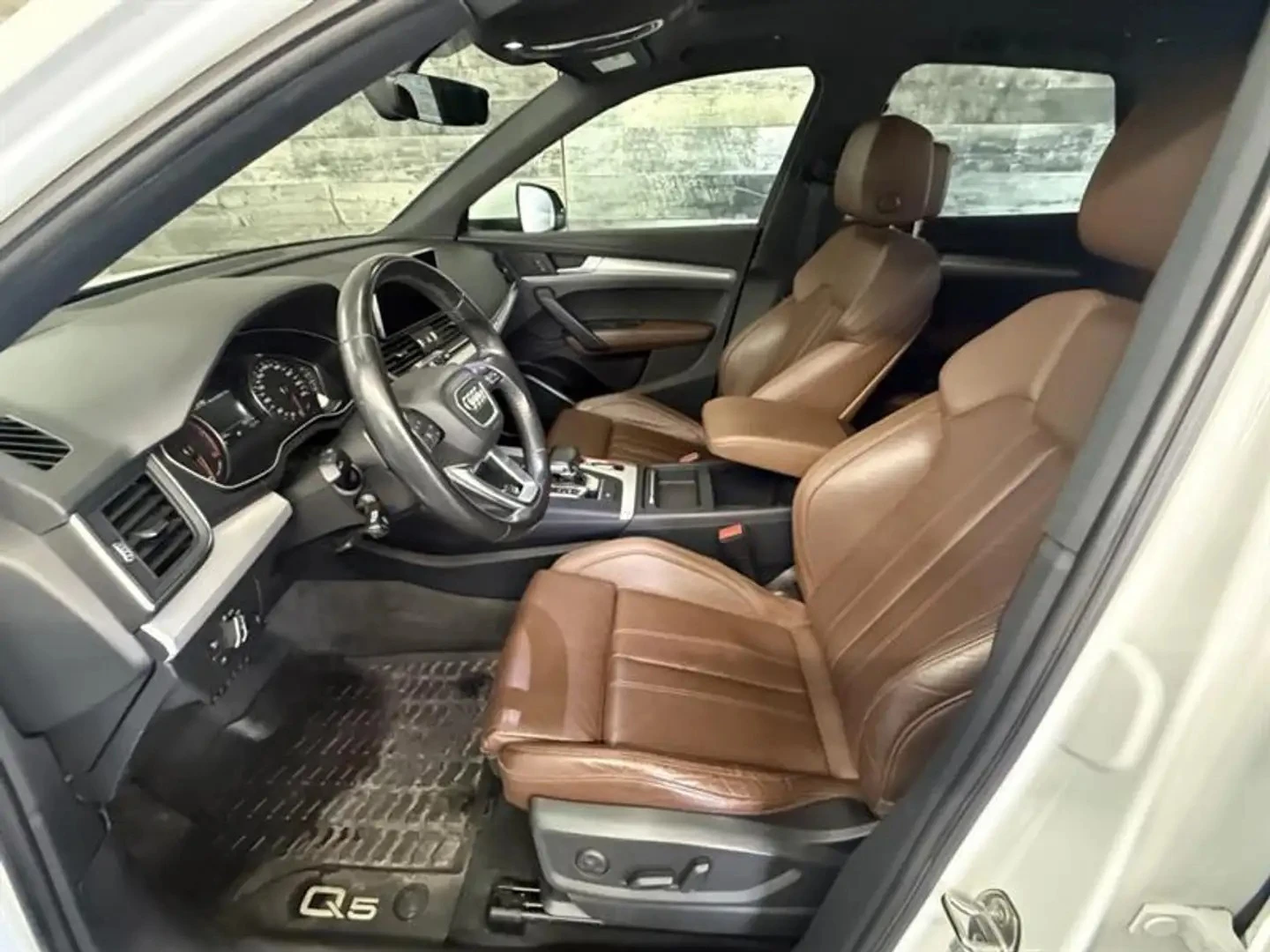 Audi Q5 Premium Plus* QUATTRO* ОБДУХВАНЕ* ПАНО* , снимка 5 - Автомобили и джипове - 55421683