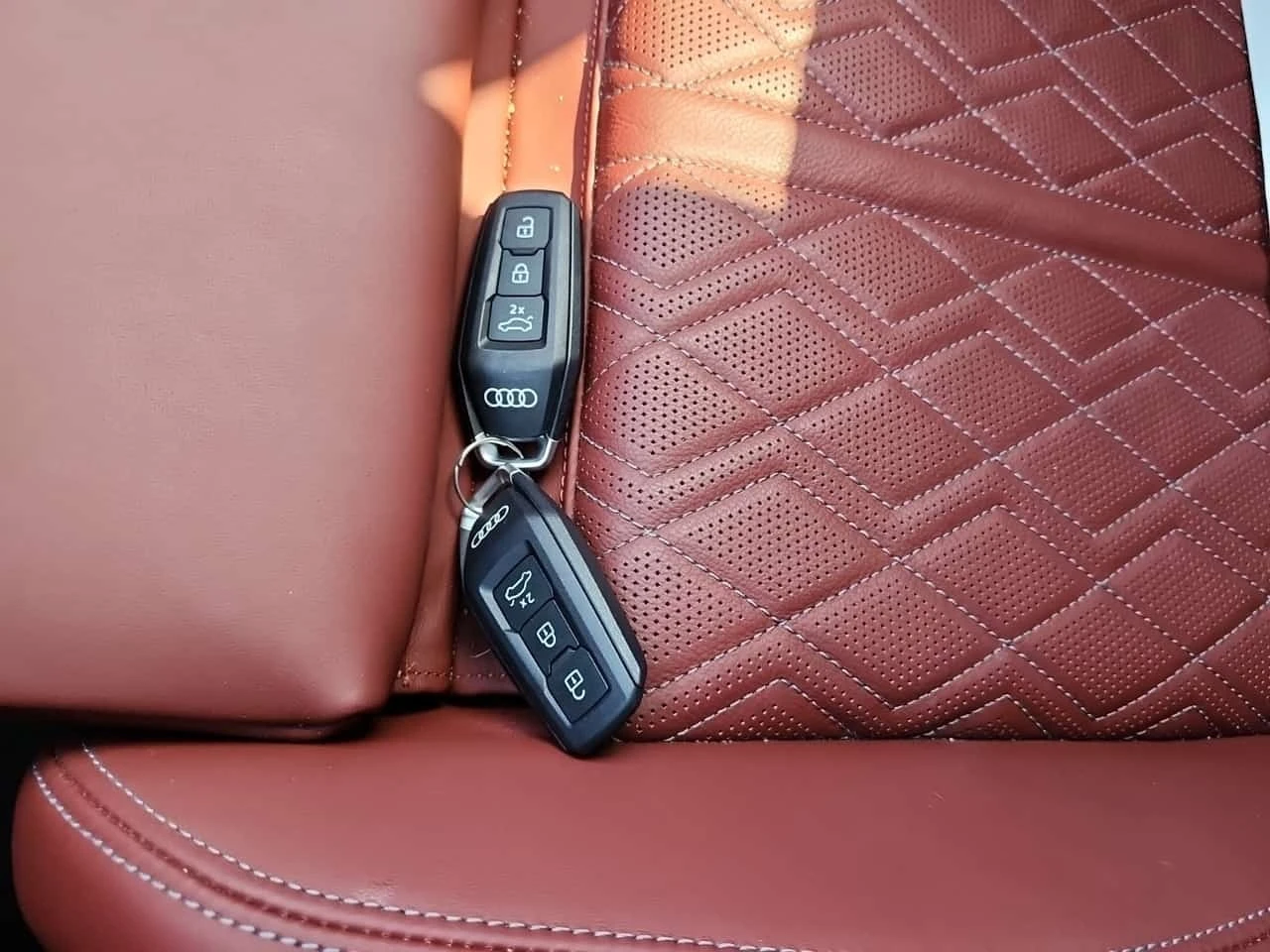 Audi SQ5 TECHNIK| B&O| MASSAGE| MATRIX| 2 КЛЮЧА| , снимка 8 - Автомобили и джипове - 56324043