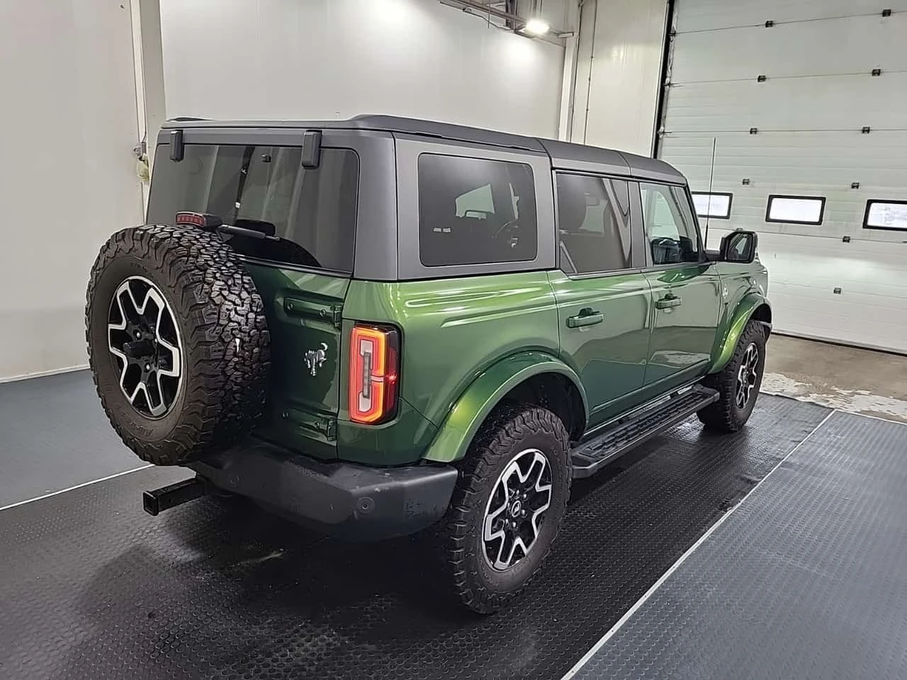 Ford Bronco * Outer Banks 4 Door 4x4 * CARFAX * KEYLESS *  | Mobile.bg � ����������� 4