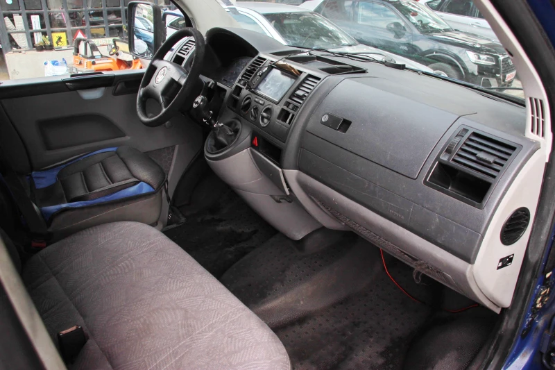 VW Transporter 2.5 TDI  ПЪТНА ПОМОЩ   , снимка 9 - Бусове и автобуси - 51933864