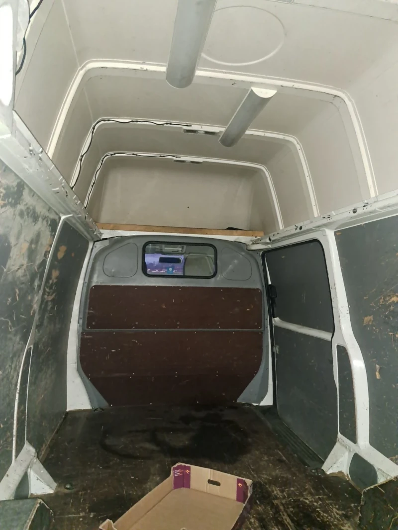 VW T5 2.5 TDI , снимка 8 - Бусове и автобуси - 52539058