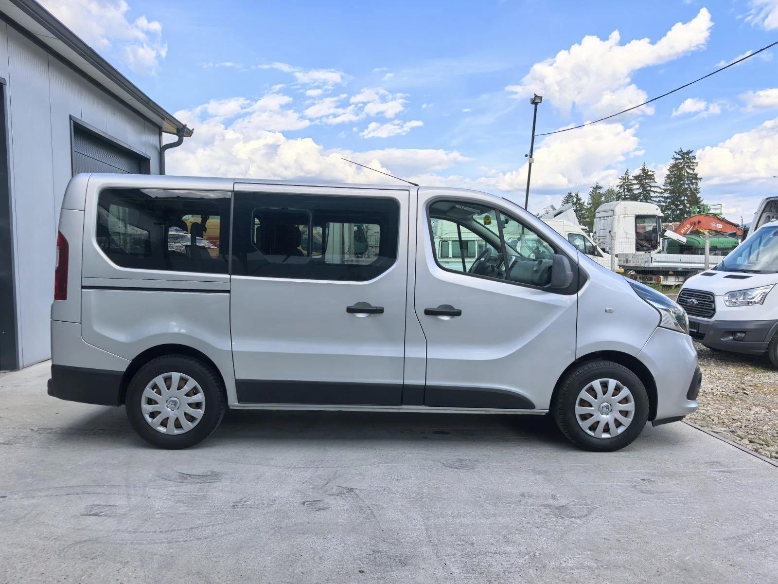 Renault Trafic 1.6cdti-EURO6, снимка 8 - Бусове и автобуси - 54622395