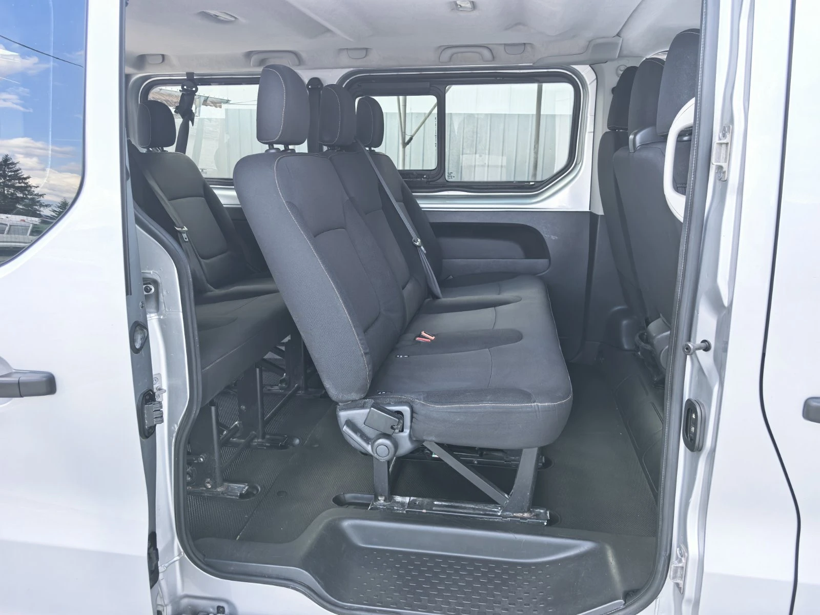 Renault Trafic 1.6cdti-EURO6, снимка 12 - Бусове и автобуси - 54622395