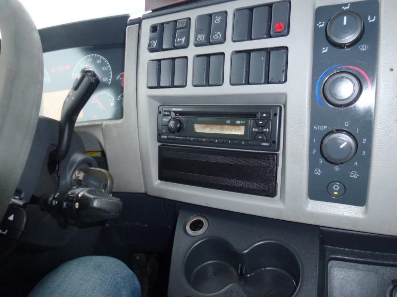 Volvo Fl 11990кг. ТЕЛЕСКОП, снимка 13 - Камиони - 53023869