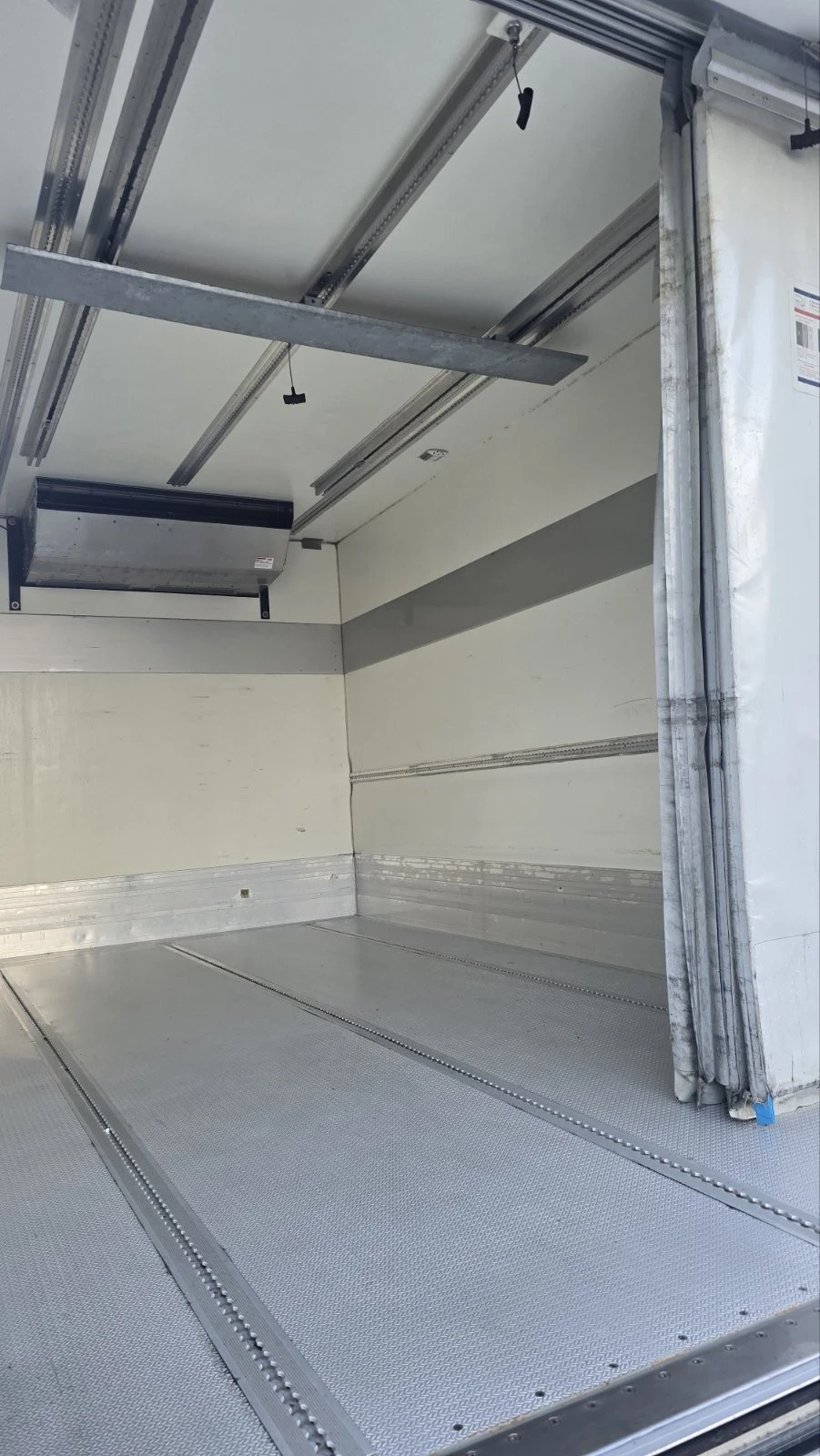 Iveco Daily 70C18 / evro 6 / Thermo king T-600 R / падащ борд - изображение 4