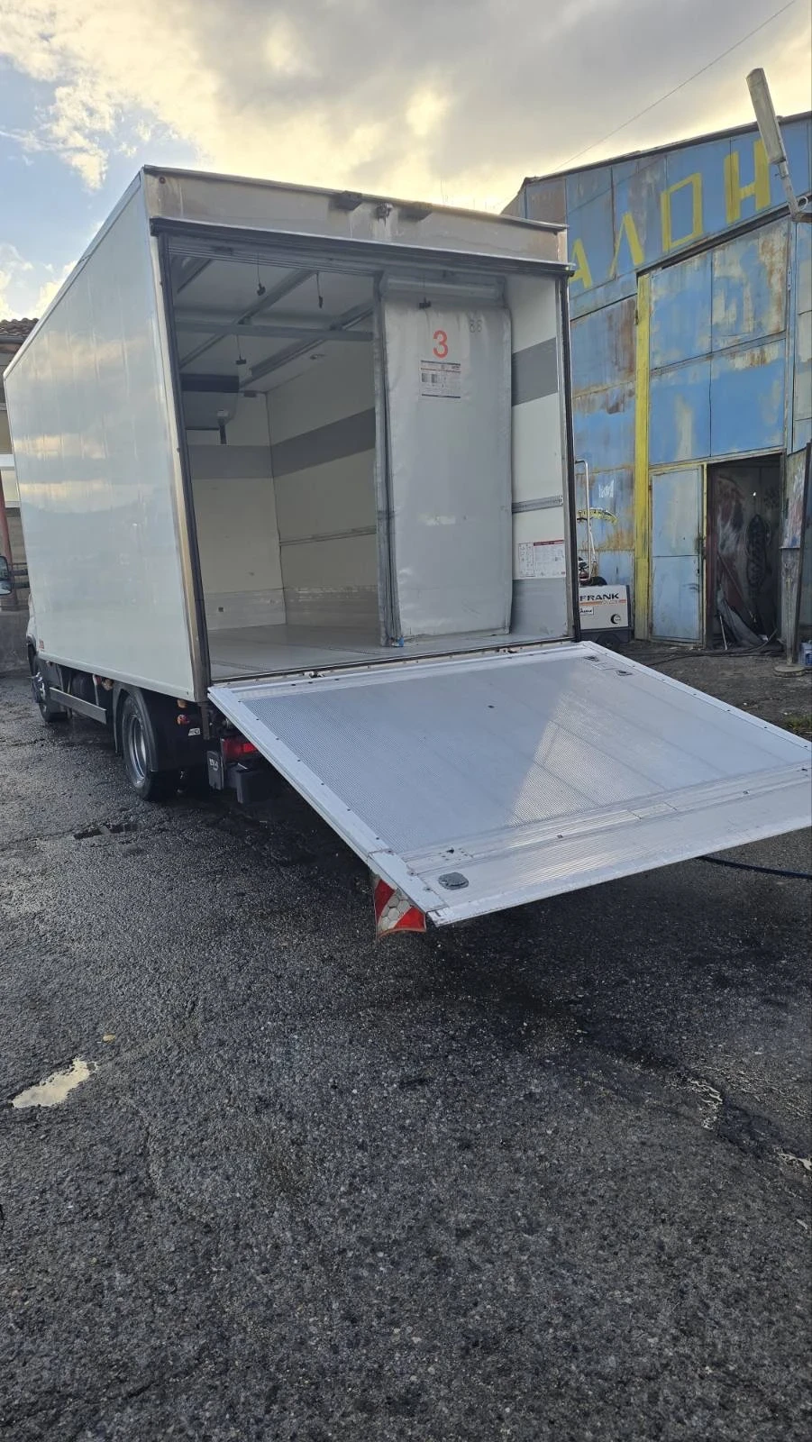Iveco Daily 70C18 / evro 6 / Thermo king T-600 R / падащ борд - изображение 8