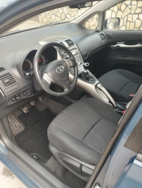 Обява за продажба на Toyota Auris 2.0 D4D ~6 600 лв. - изображение 4