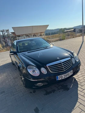  Mercedes-Benz E 320