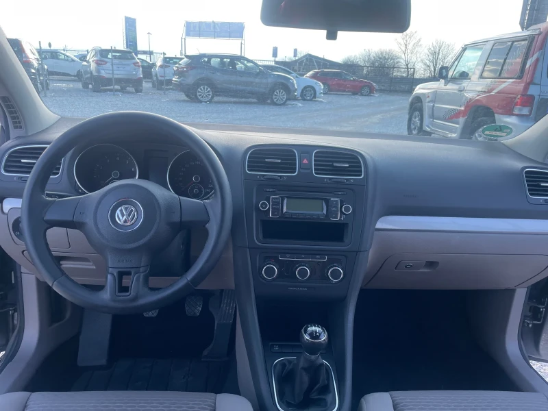 VW Golf 1.6, снимка 5 - Автомобили и джипове - 49275088