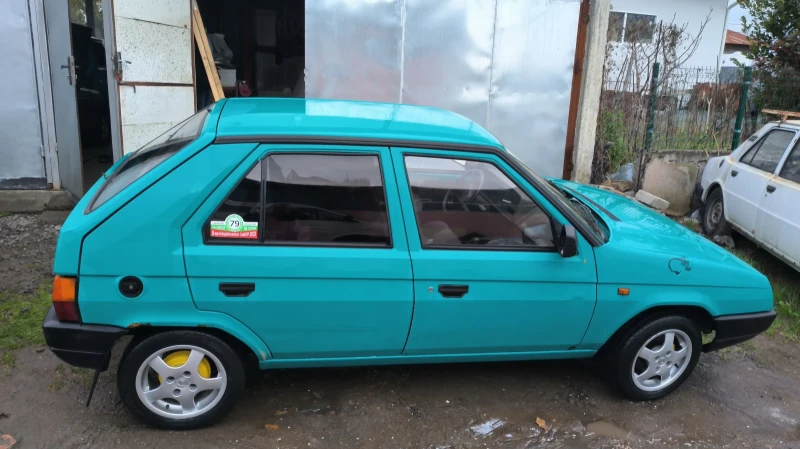 Skoda Favorit, снимка 2 - Автомобили и джипове - 52771182