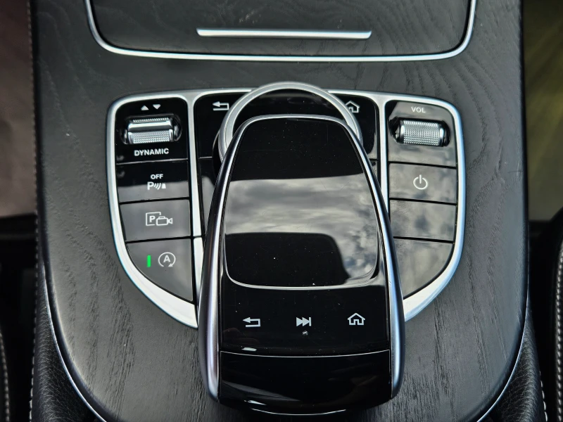 Mercedes-Benz E 220 ! AMG/DIGITAL/GERMANY/360CAMERA/ПОДГРЕВ/AMBIENT/LI, снимка 11 - Автомобили и джипове - 51373549